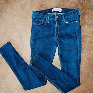 Abercrombie & Fitch Jeans - Like new Abercrombie jeans Abercrombie & Fitch Jeans - Like new Abercrombie jeans